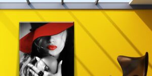 تابلو دکوراتیو بوم کلاه قرمز کلاسیک