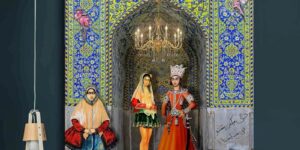 تابلو فانتزی قاجاری با معماری سنتی ایرانی